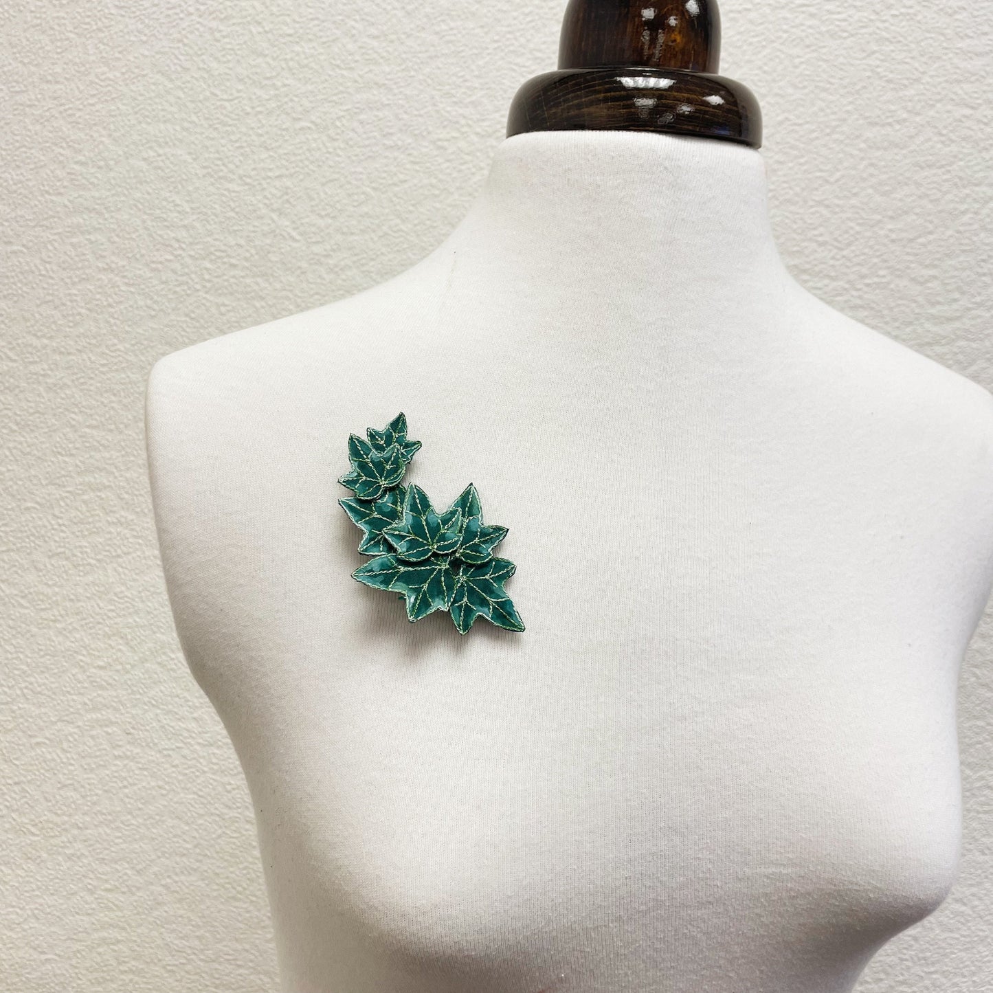Large ivy leaf brooch