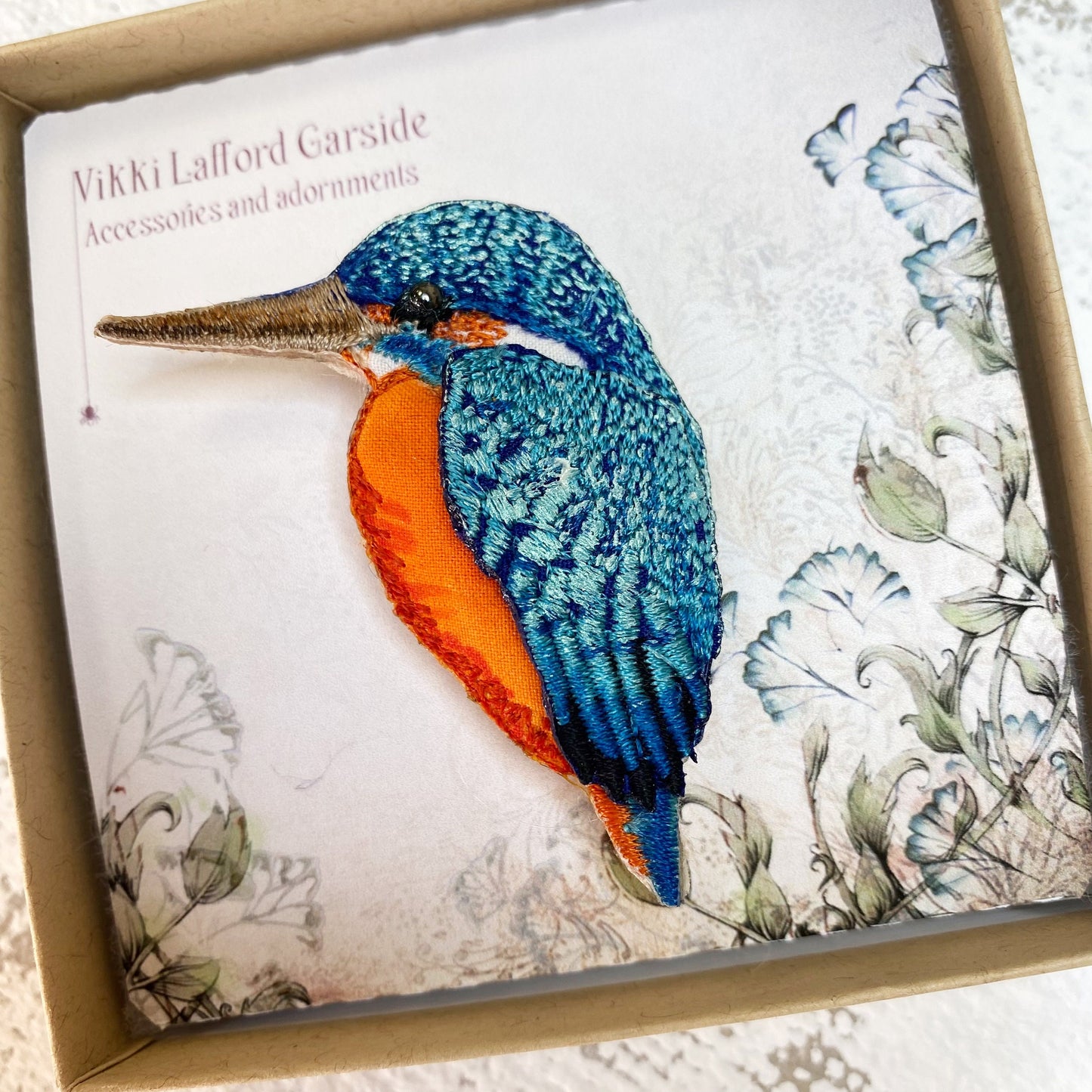 Embroidered Kingfisher Brooch: Bird Jewelry Gift