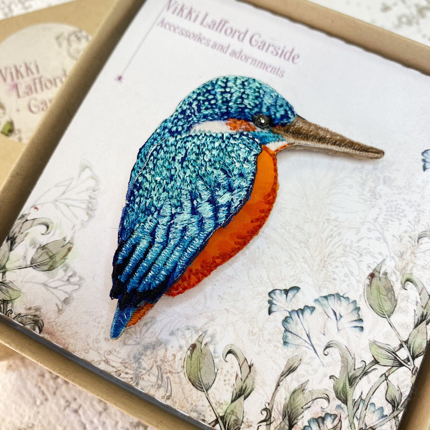 Embroidered Kingfisher Brooch: Bird Jewelry Gift
