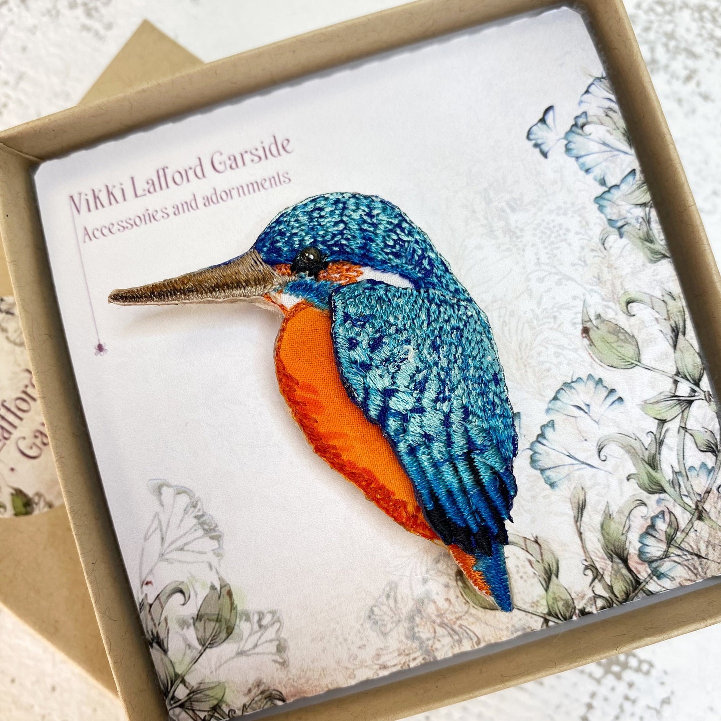 Embroidered Kingfisher Brooch: Bird Jewelry Gift