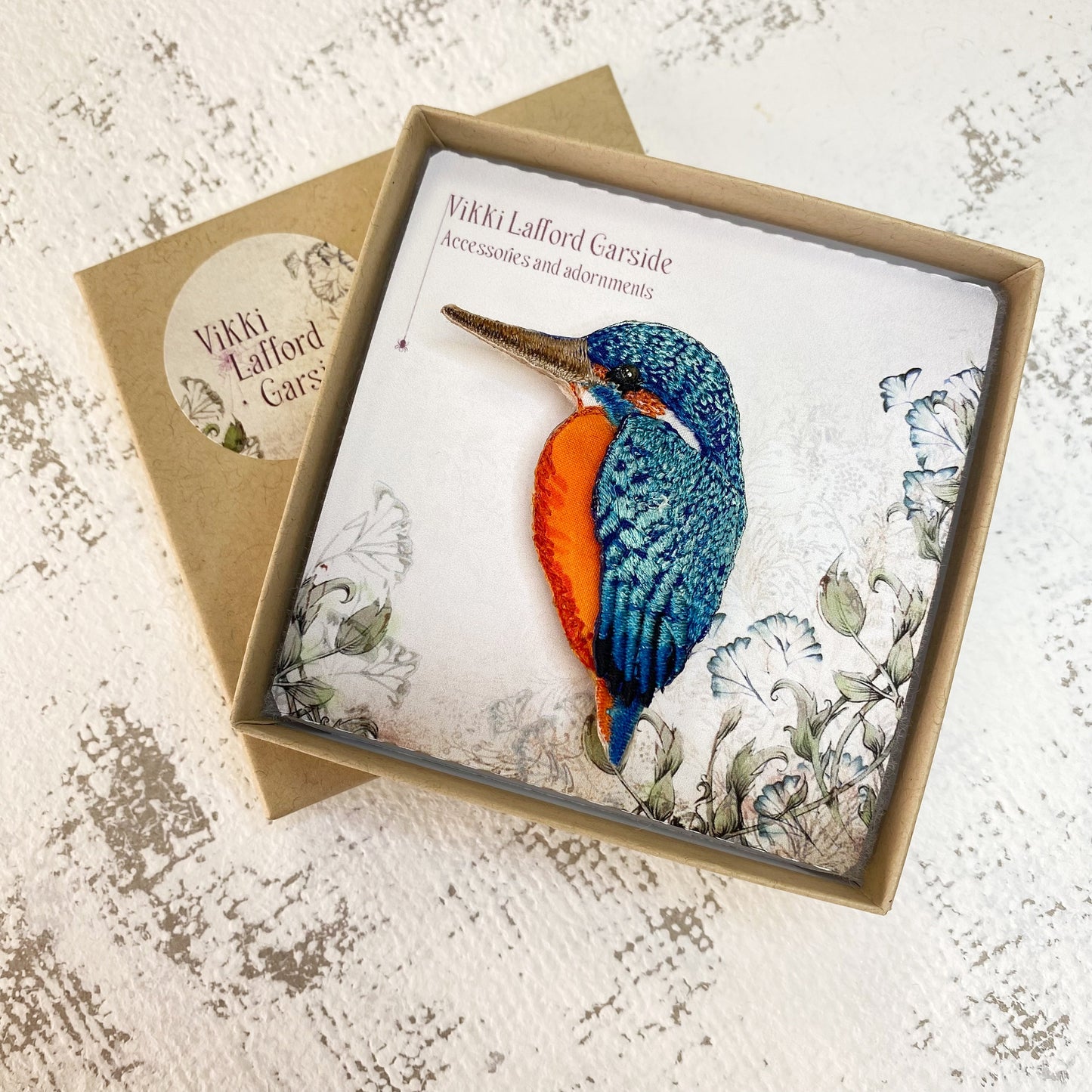 Embroidered Kingfisher Brooch: Bird Jewelry Gift