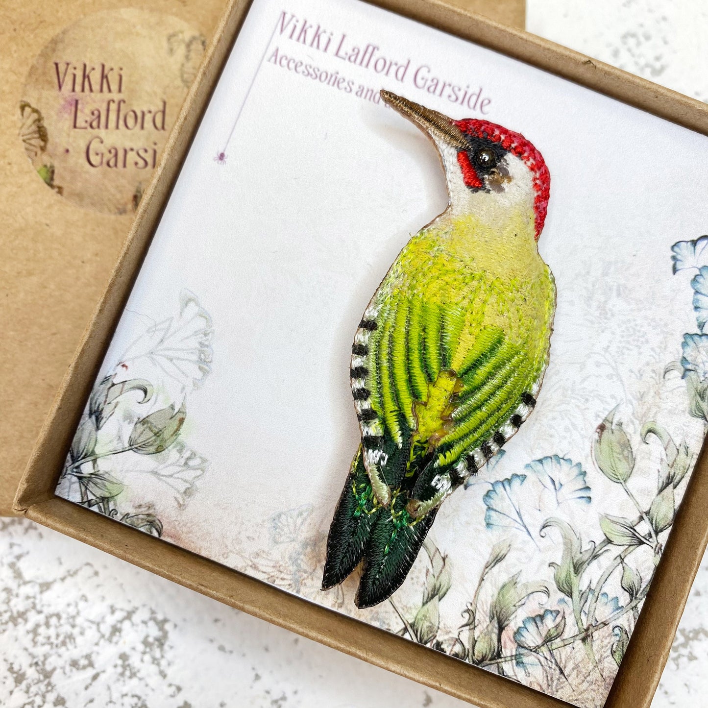 Handcrafted Woodpecker Brooch - A Charming Gift for Bird Enthusiasts