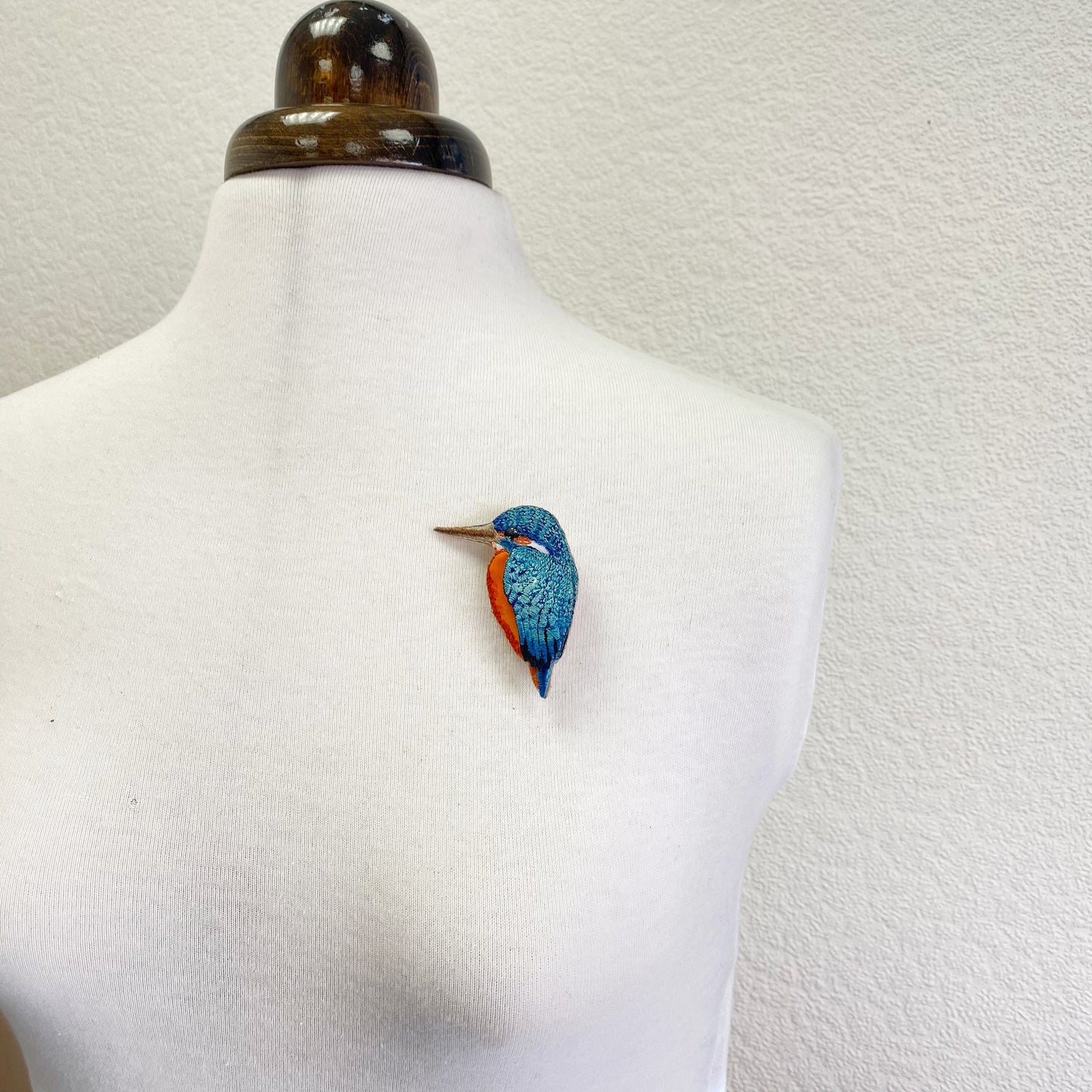 Embroidered Kingfisher Brooch: Bird Jewelry Gift