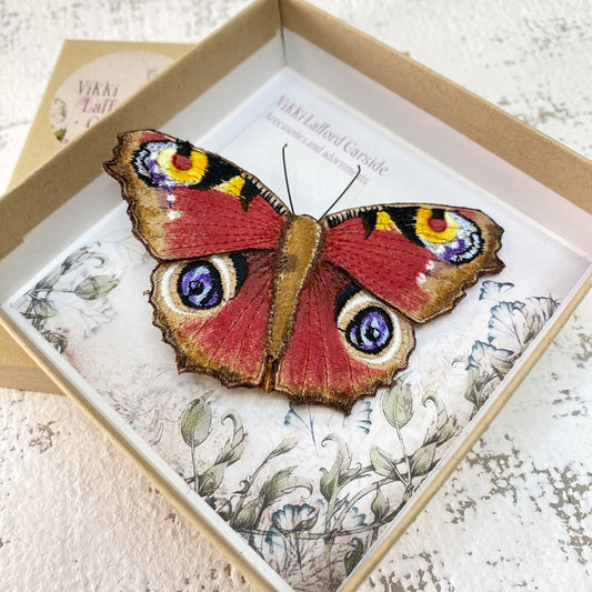 Embroidered Peacock Butterfly Brooch: Realistic Hand-Painted Pin