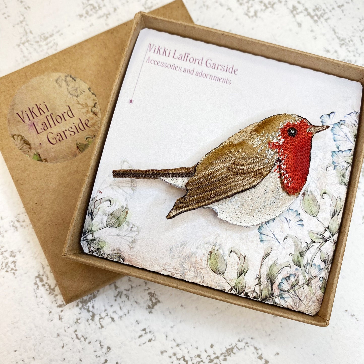 Robin brooch, bird pin