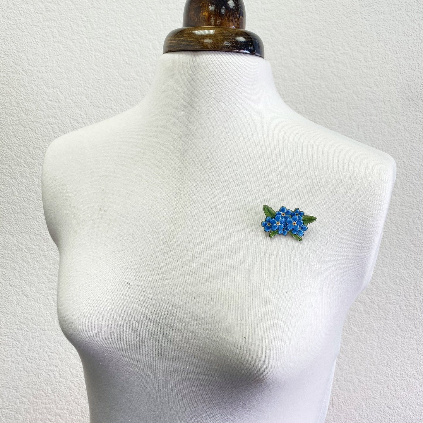 Forget-me-not flower brooch