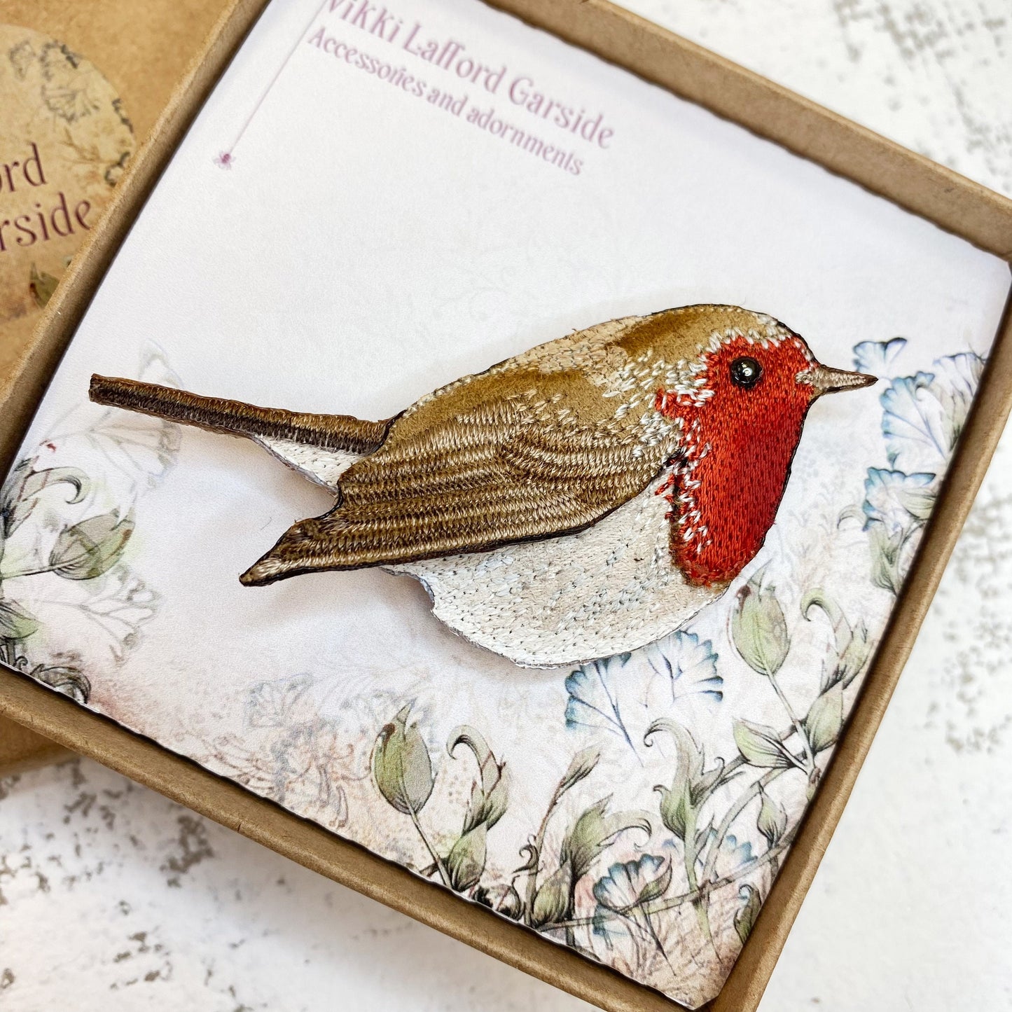 Robin brooch, bird pin