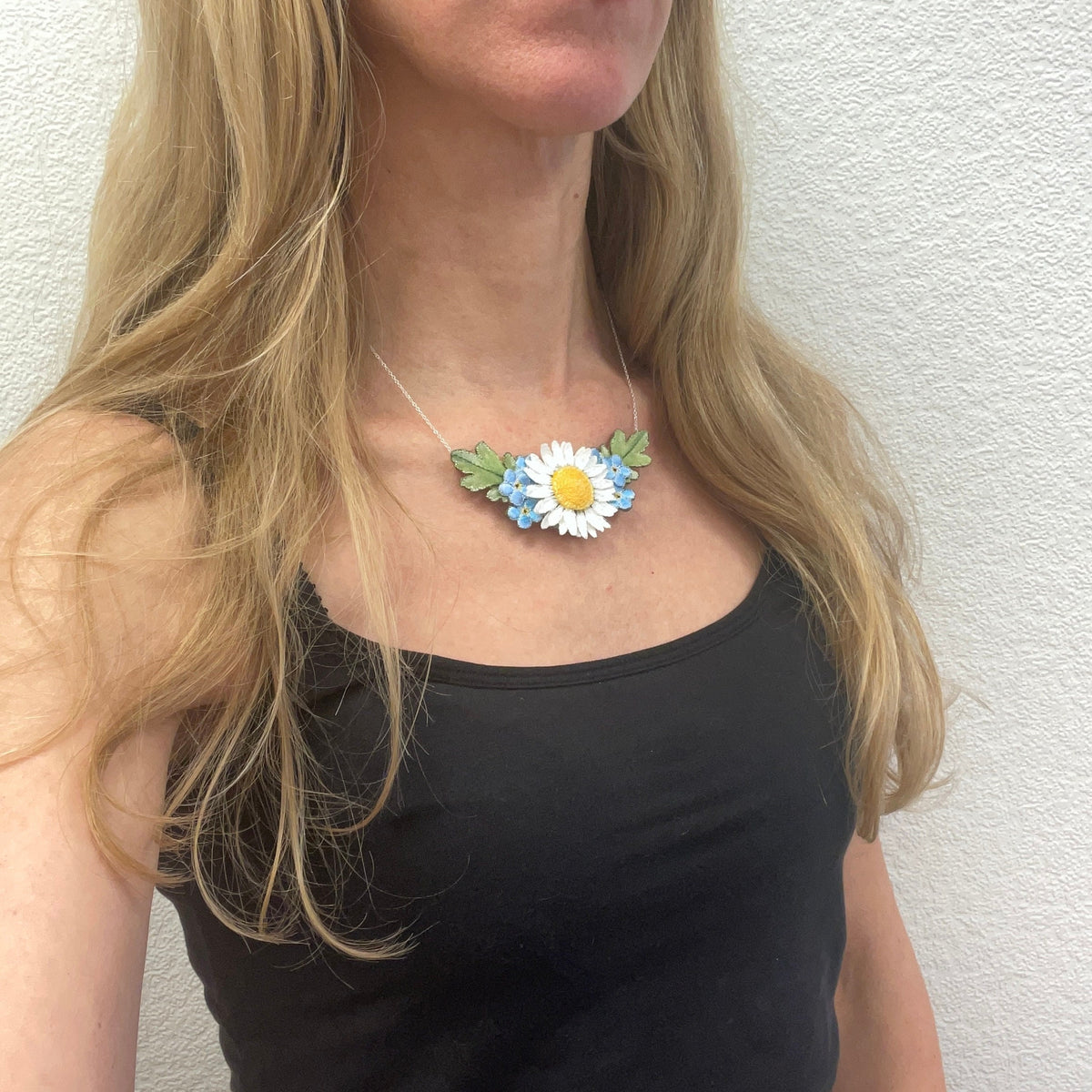 Daisy and forget-me-not necklace