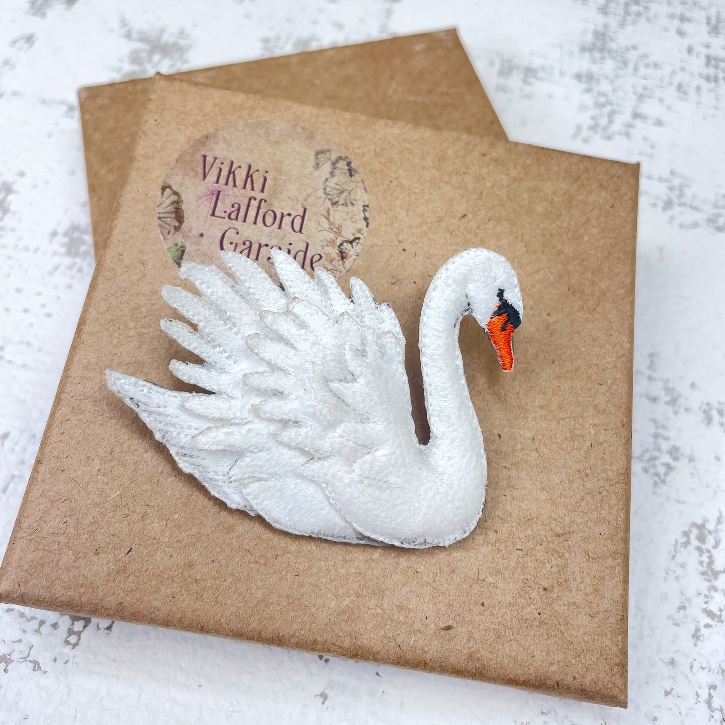 Swan brooch, bird pin