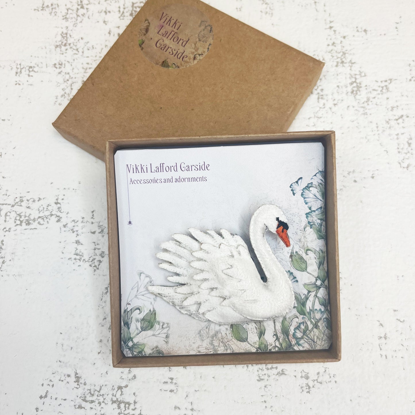 Swan brooch, bird pin