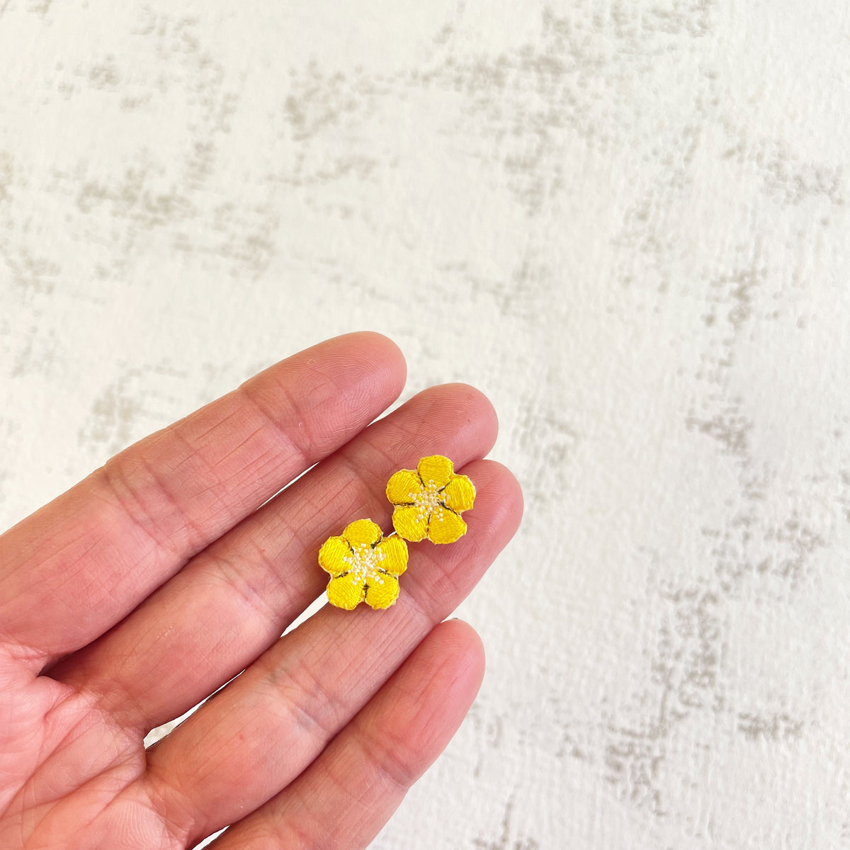 Buttercup stud earrings
