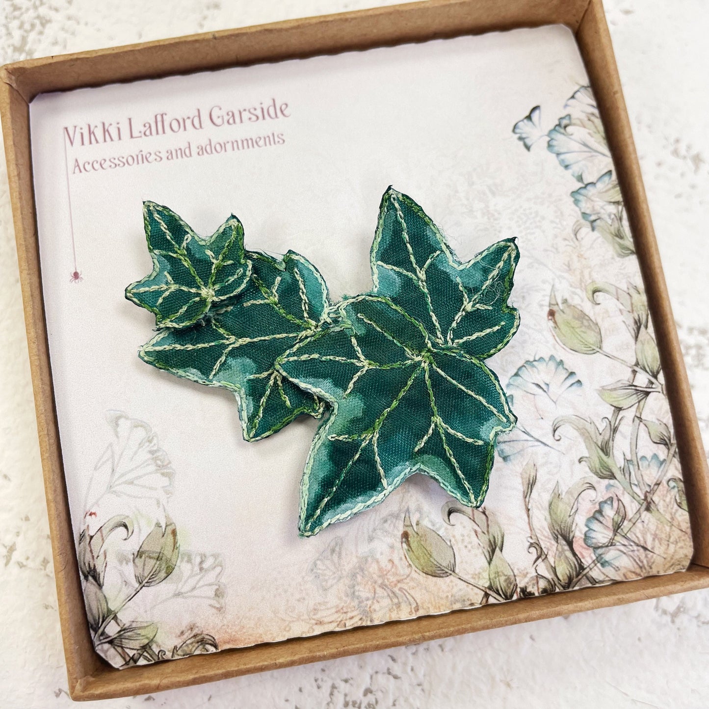 Small ivy leaf brooch