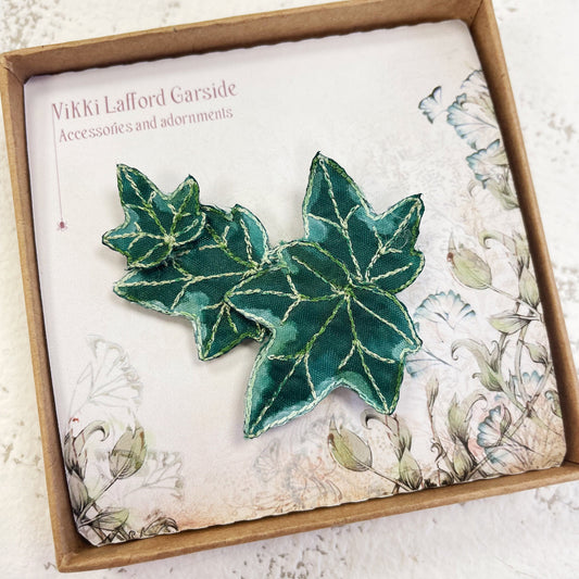 Small ivy leaf brooch