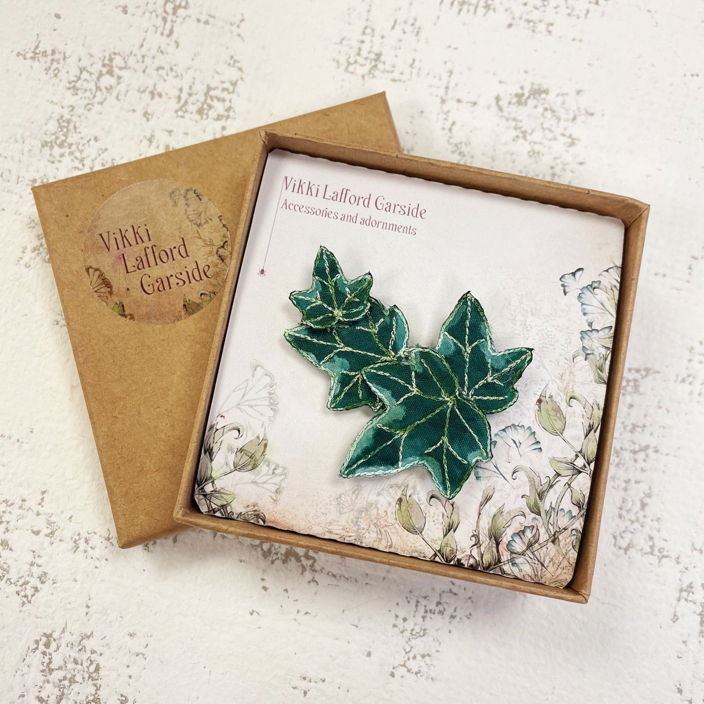 Small ivy leaf brooch