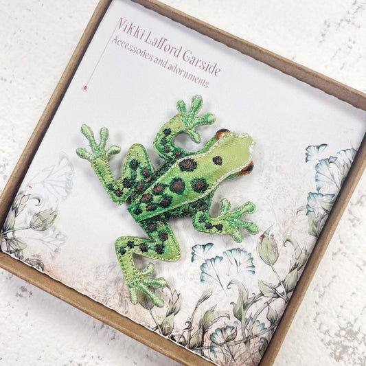 Handcrafted spotted green frog brooch